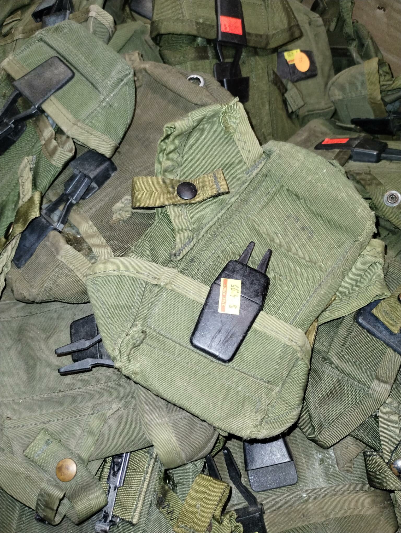 M16 MAG POUCHES VIETNAM USED - Image 2