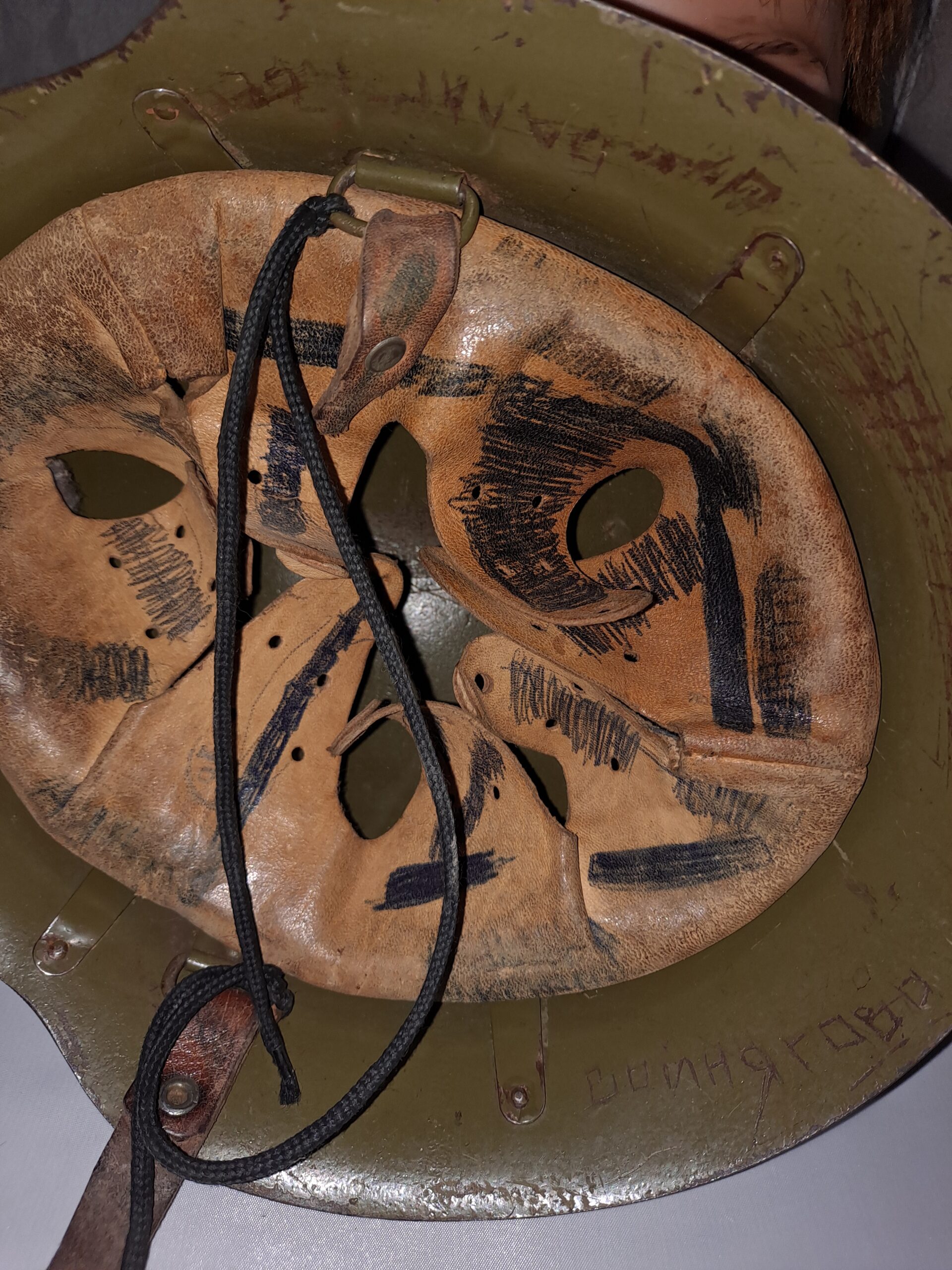 Bulgarian M36 pattern steel helmet. In original condition - Image 6