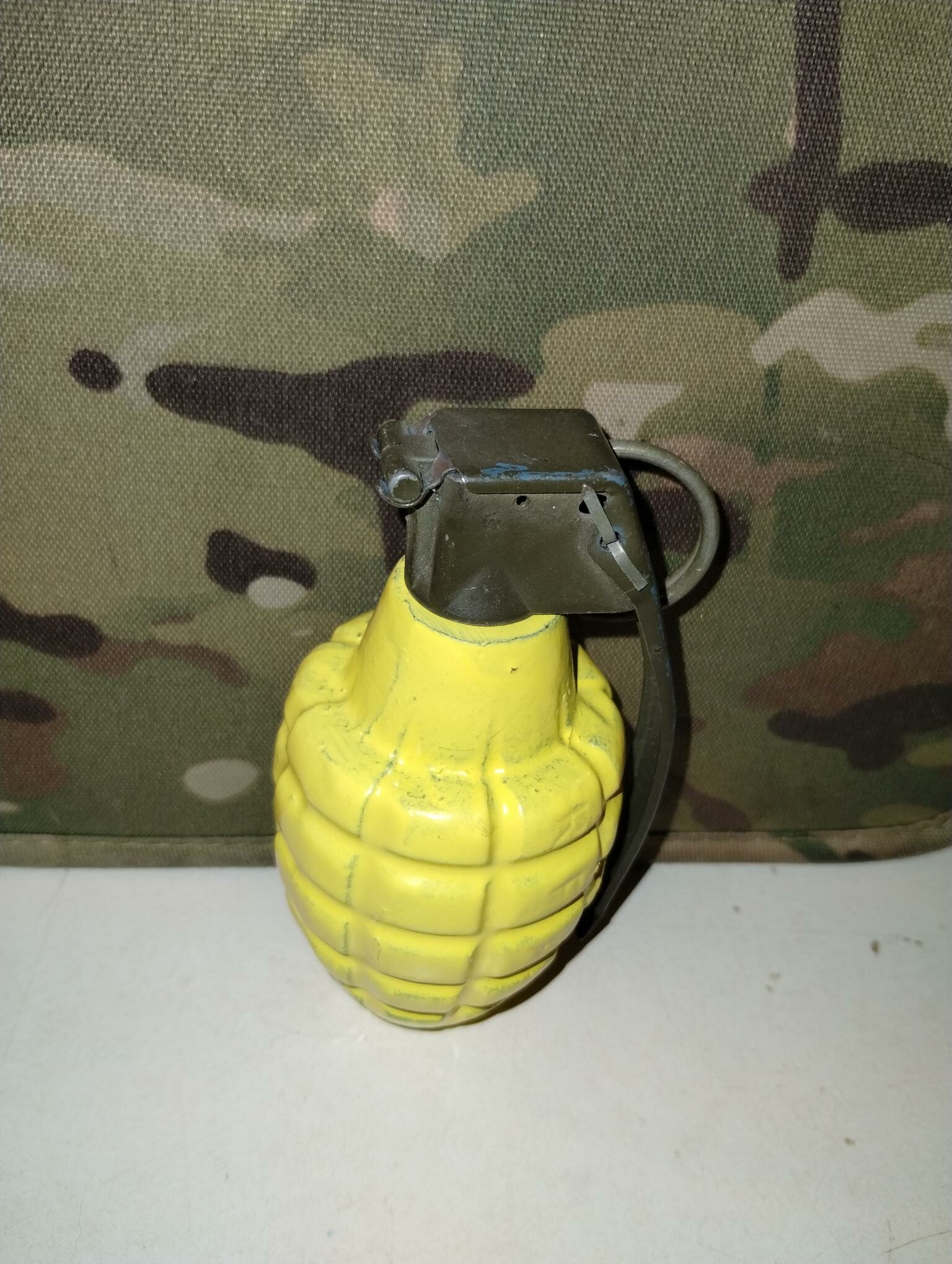 REPLICA EARLY WW2 4 PIECE YELLOW PINEAPPLE GRENADE