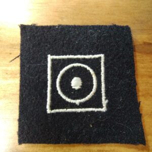 US NAVY SPECIALIST DISTINGUISHING MARK - RIFLE AND PISTOL EXPERT QUALIFICATION