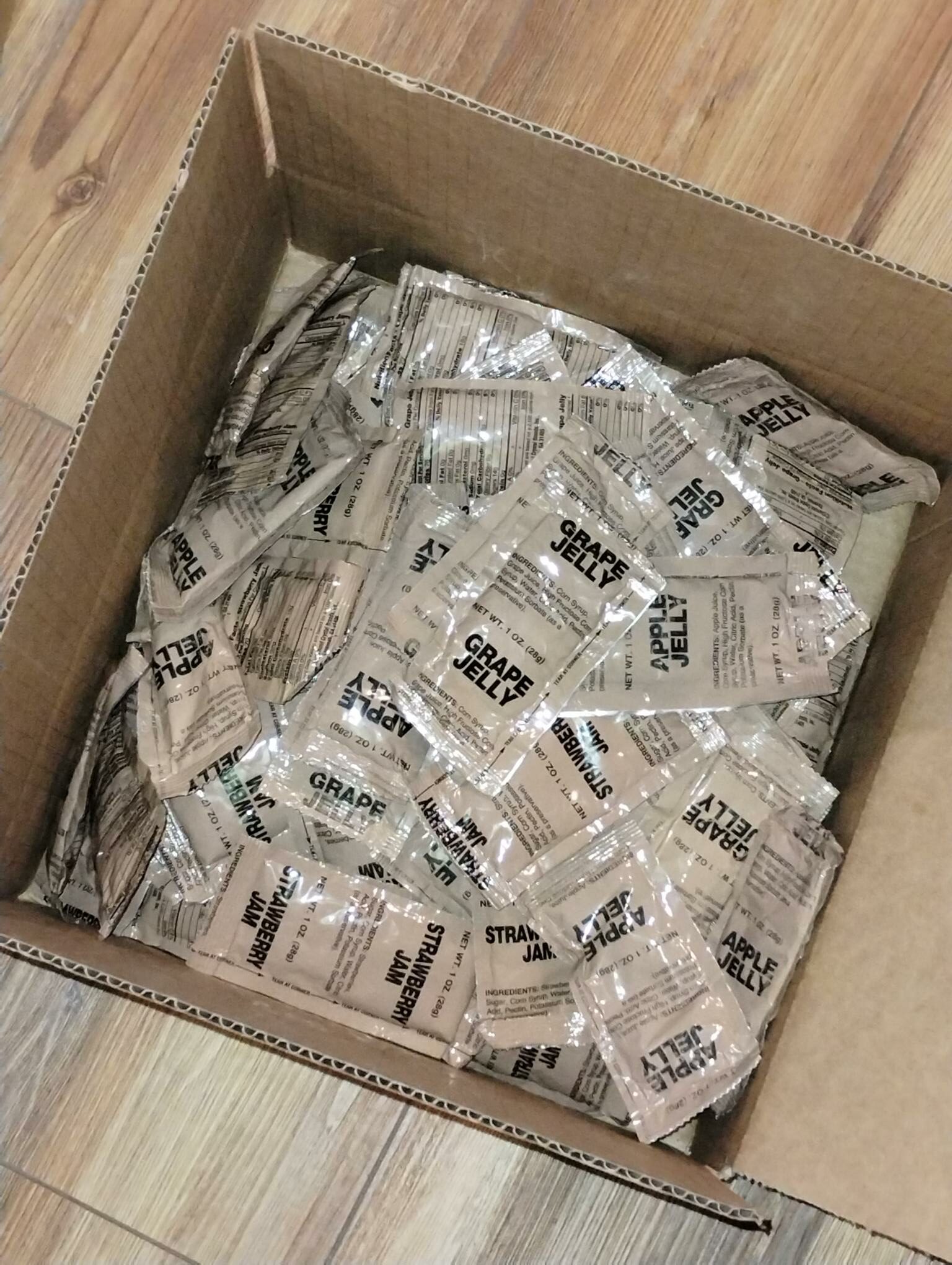 Case of 100 assorted Jelly and Jam Packets