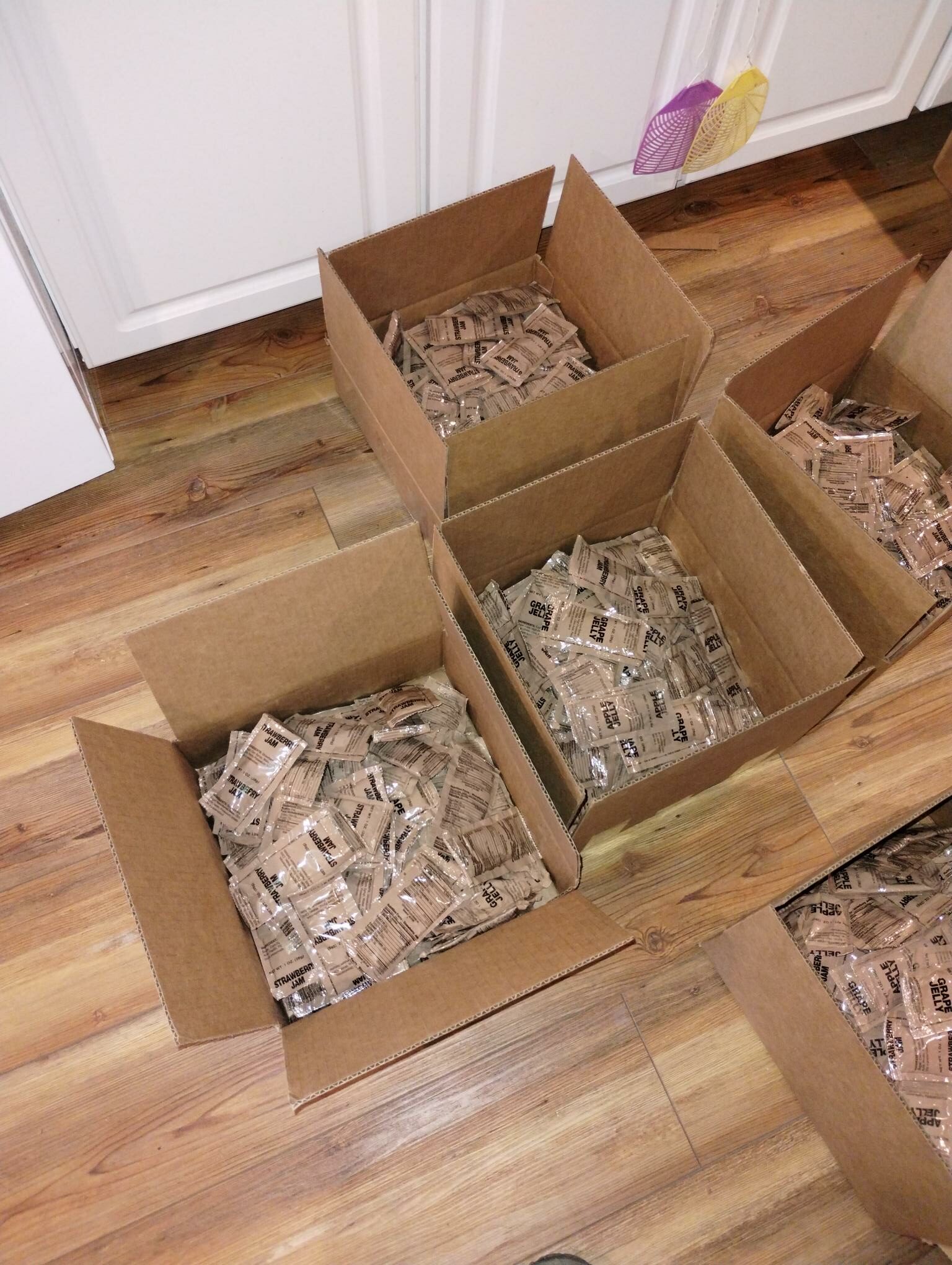 Case of 100 assorted Jelly and Jam Packets - Image 3