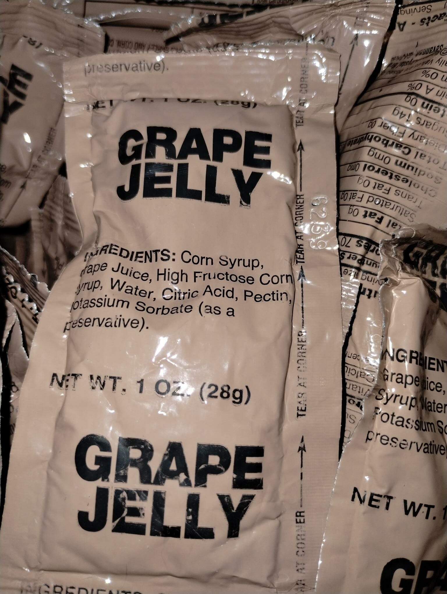 Case of 30 Crackers packets and 30 packets of assorted jams and jelly - Image 4