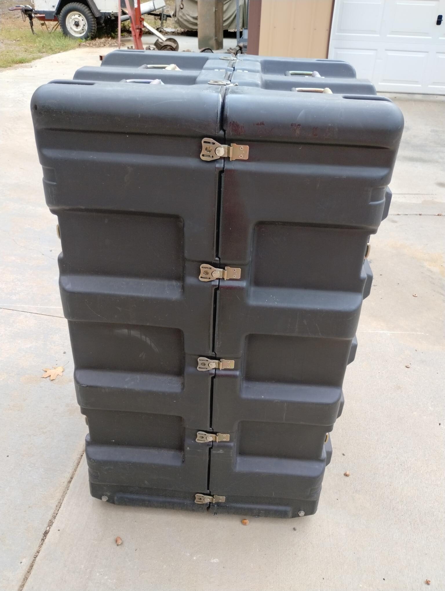 Used Black military AR15 / M16 Rifle Case holds 12 rifles - Image 5