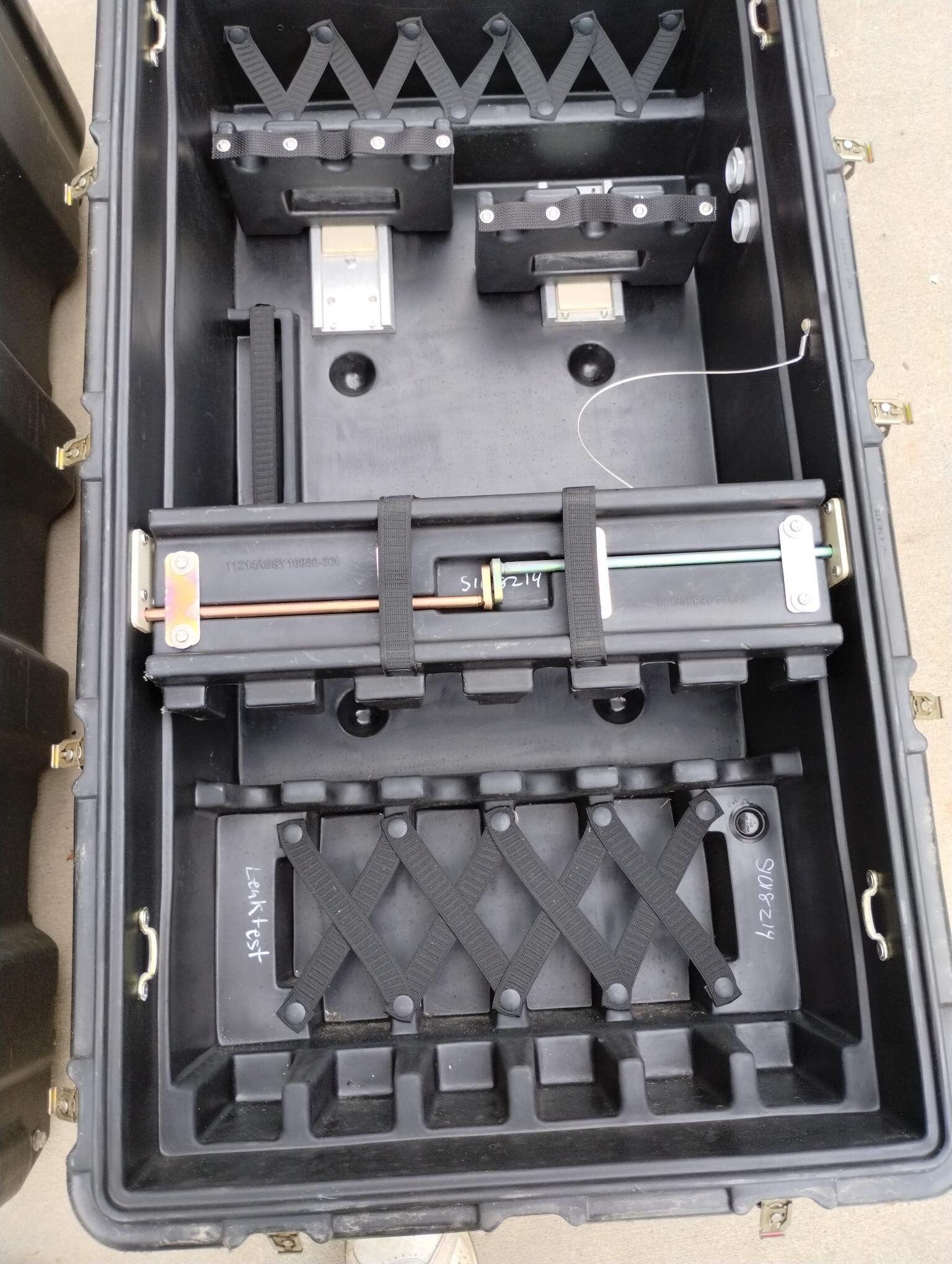 Used Black military AR15 / M16 Rifle Case holds 12 rifles - Image 10