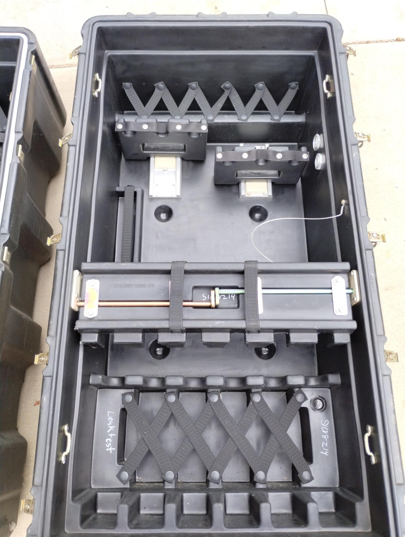 Used Black military AR15 / M16 Rifle Case holds 12 rifles - Image 11